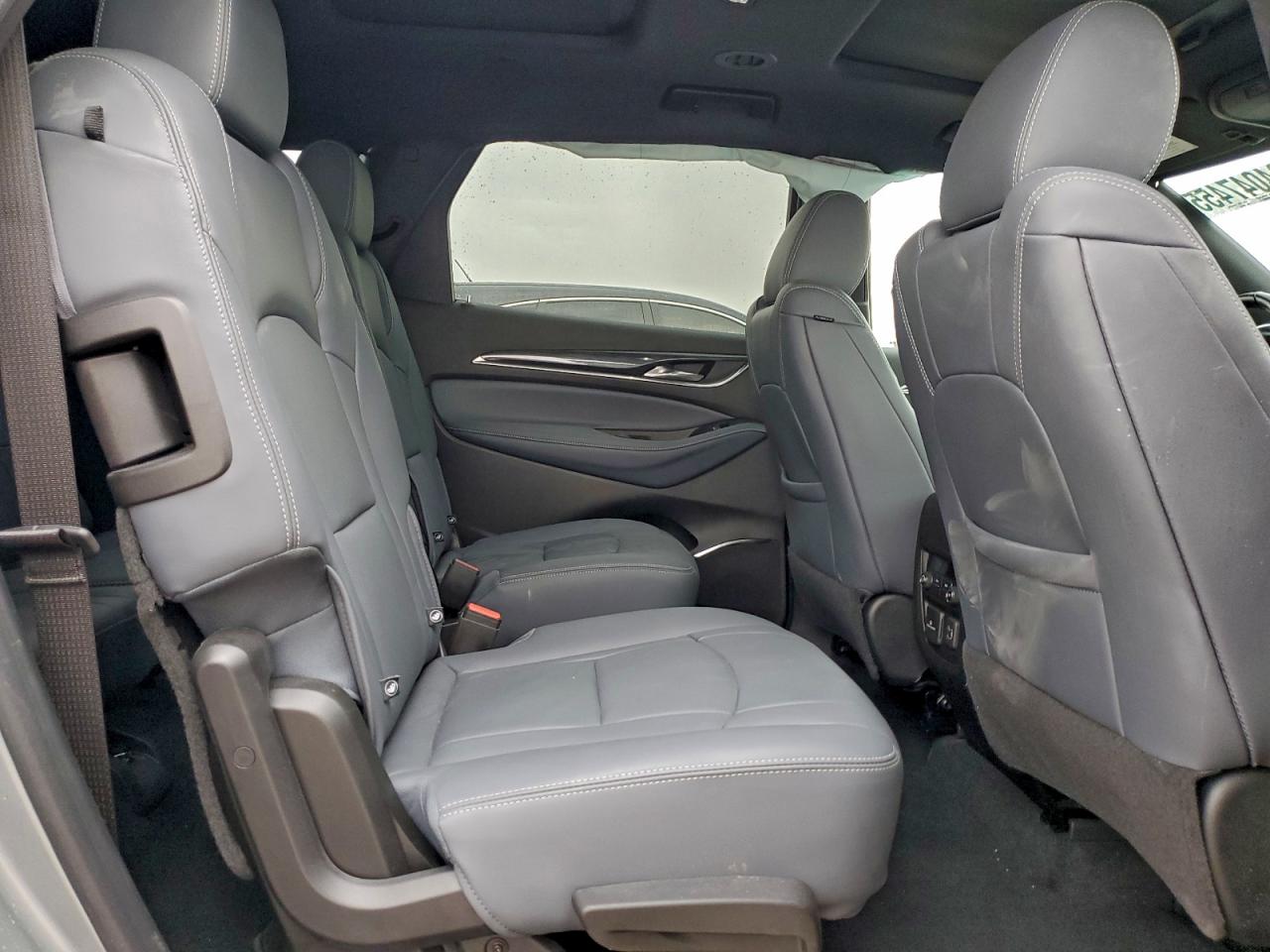 Buick Enclave Essence Image 2