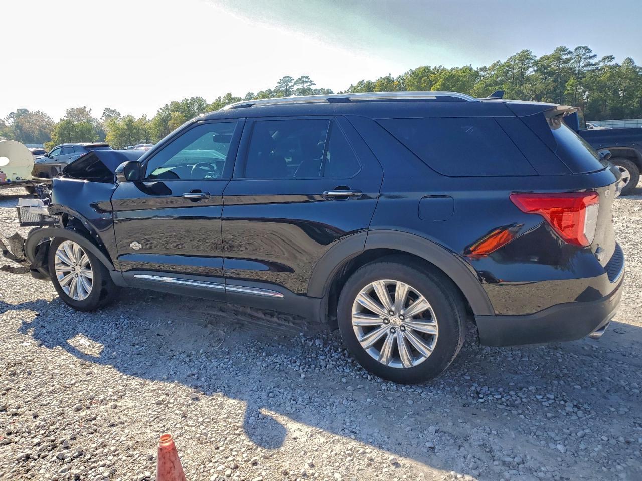 Ford Explorer King Ranch Image 2