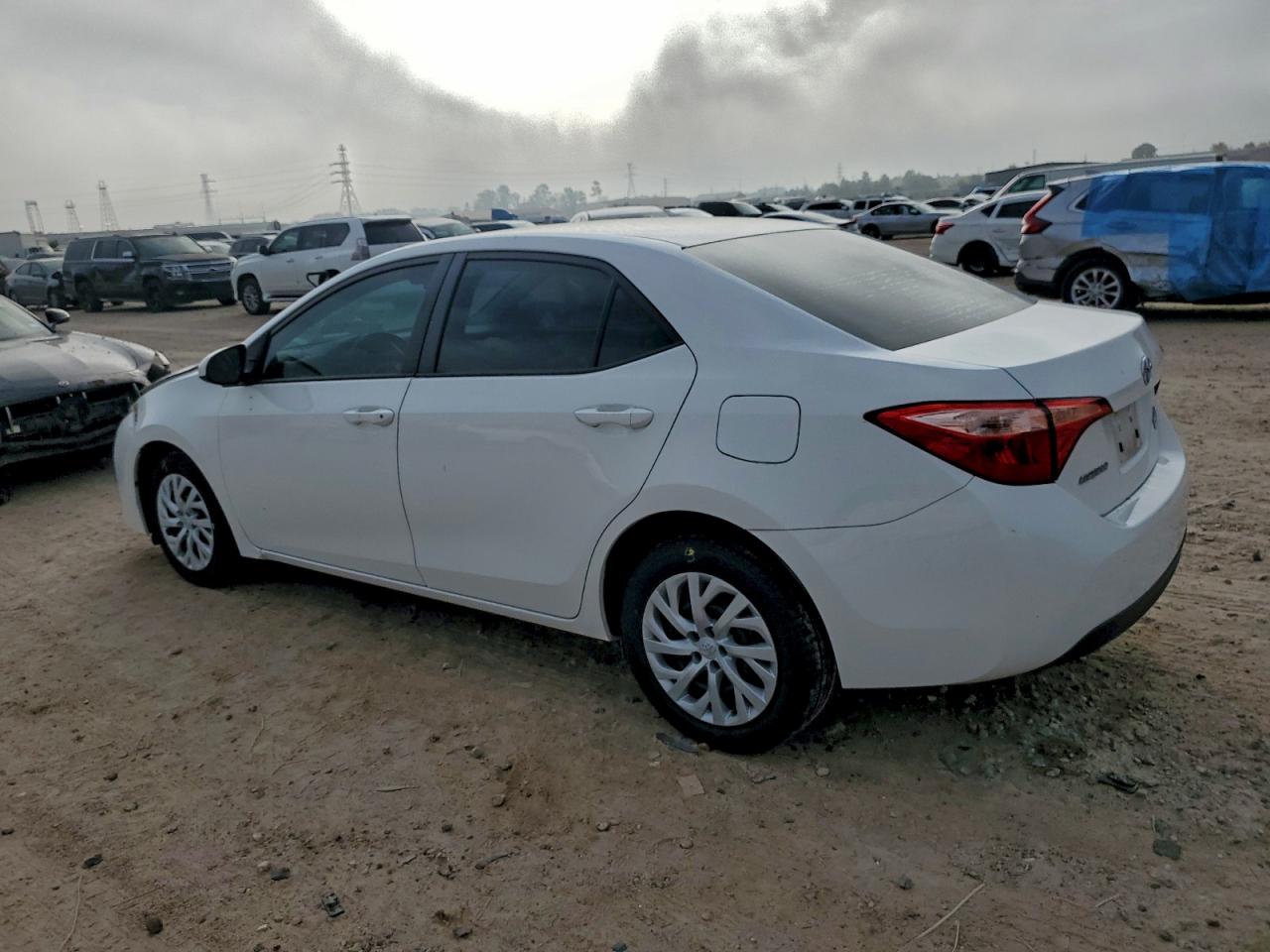 Toyota Corolla L Image 11