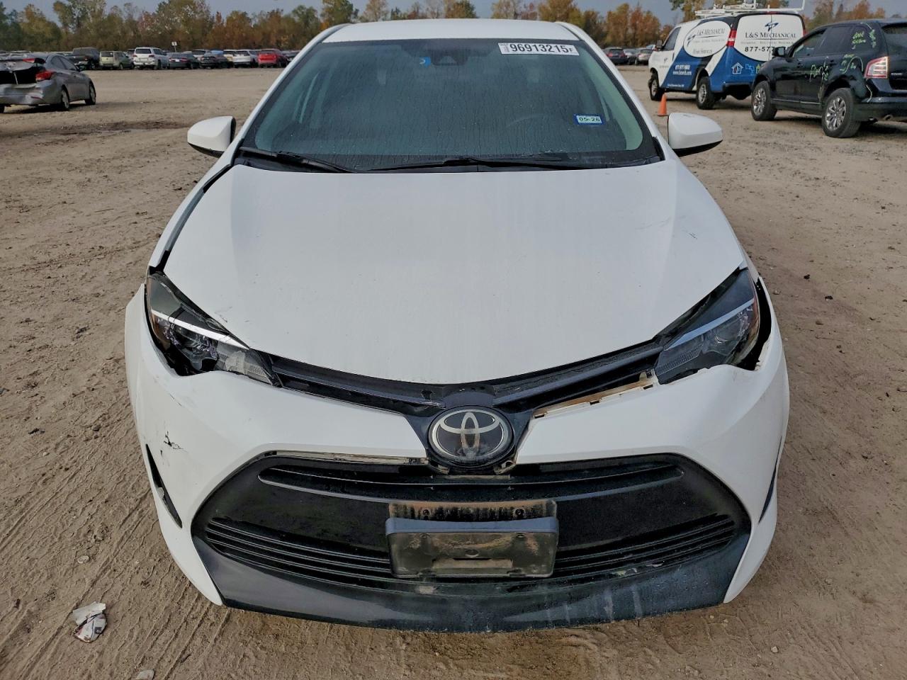 Toyota Corolla L Image 3