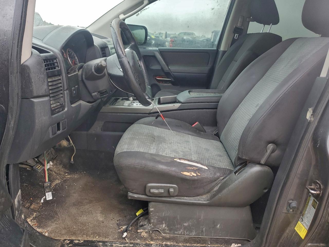 Nissan Titan S Image 8