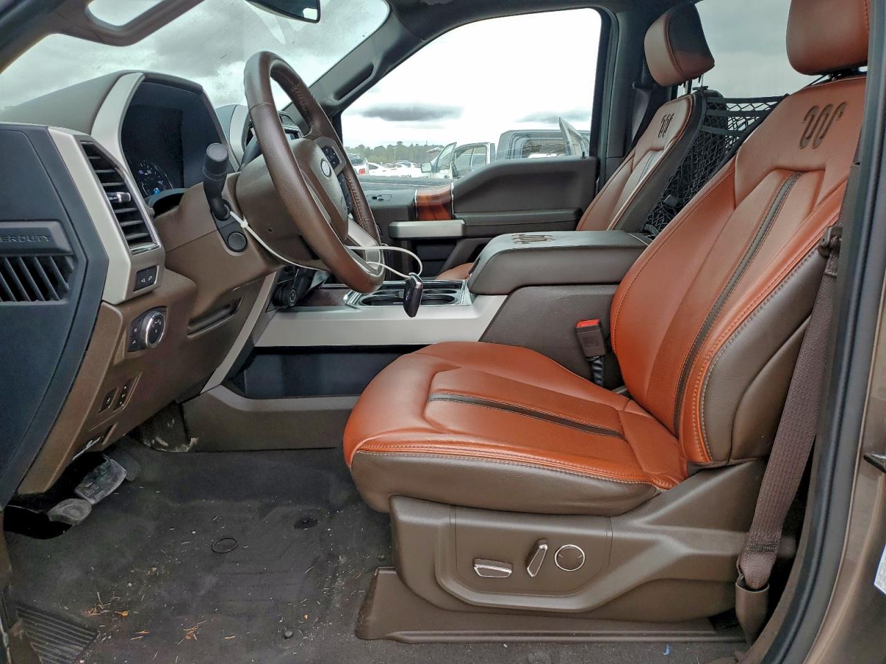 Ford F-250 Super Duty Image 7