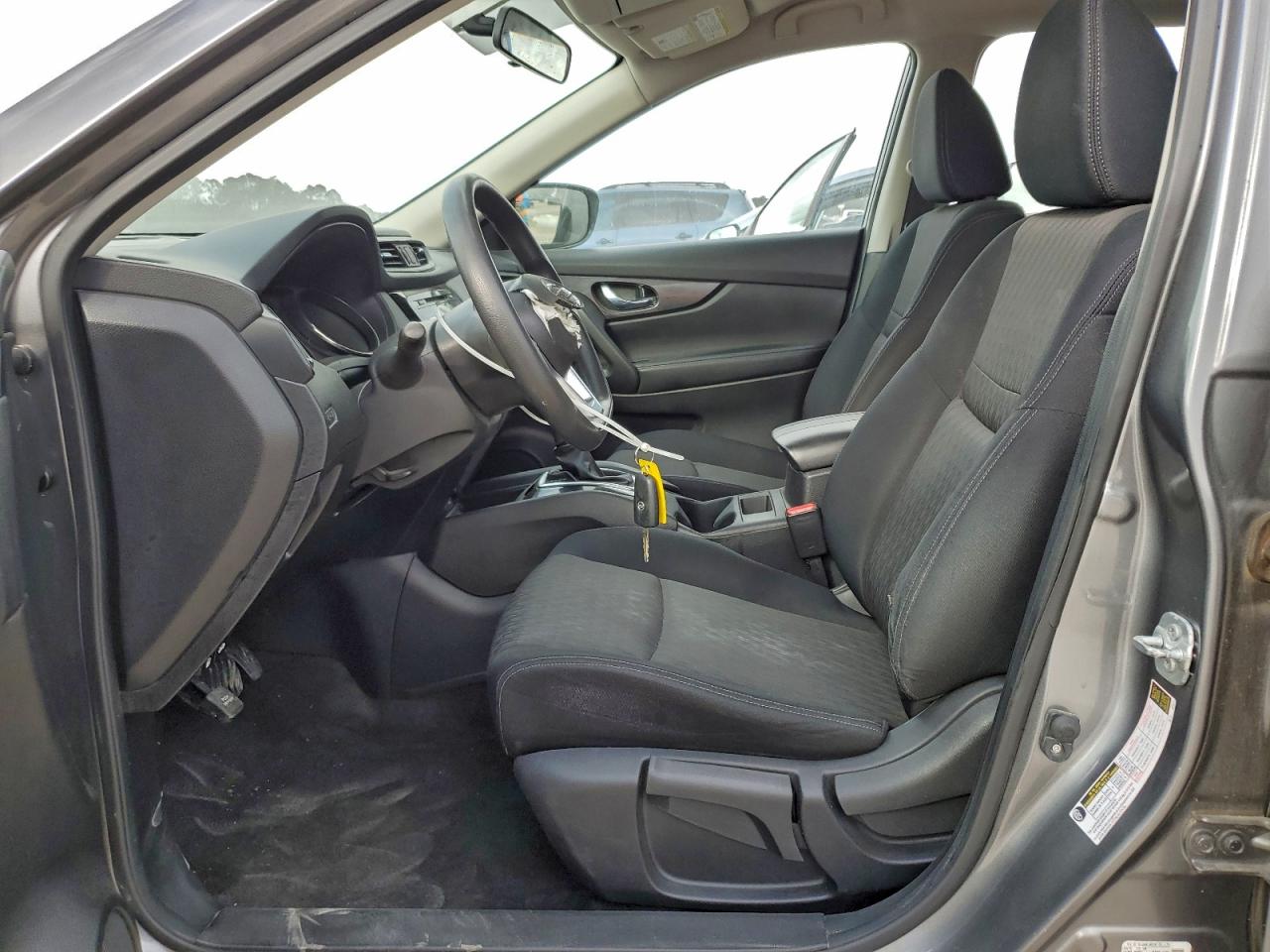 Nissan Rogue S Image 9