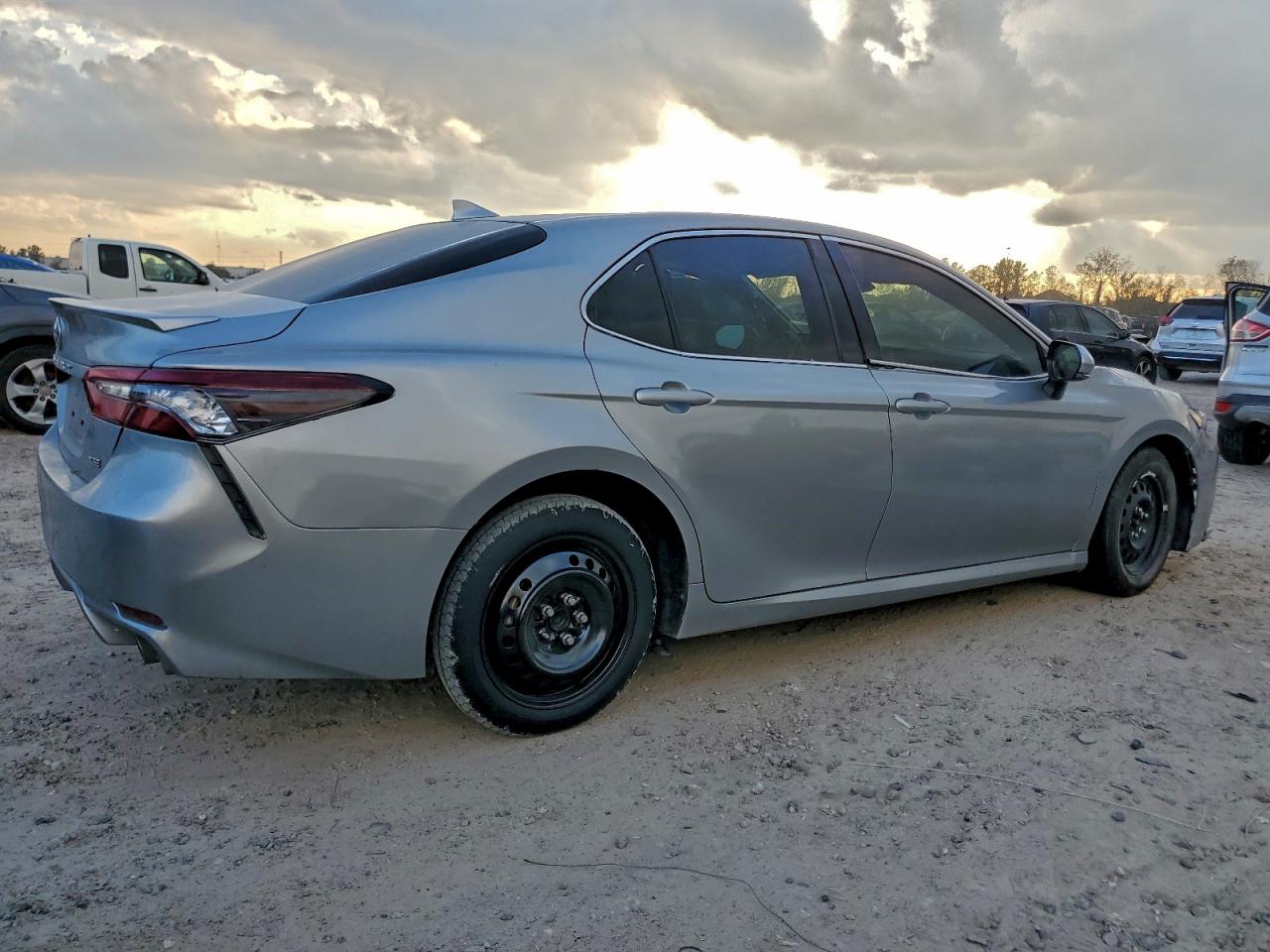 Toyota Camry Xse Image 3