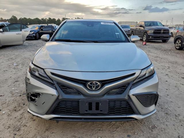 Toyota Camry Xse Image 4