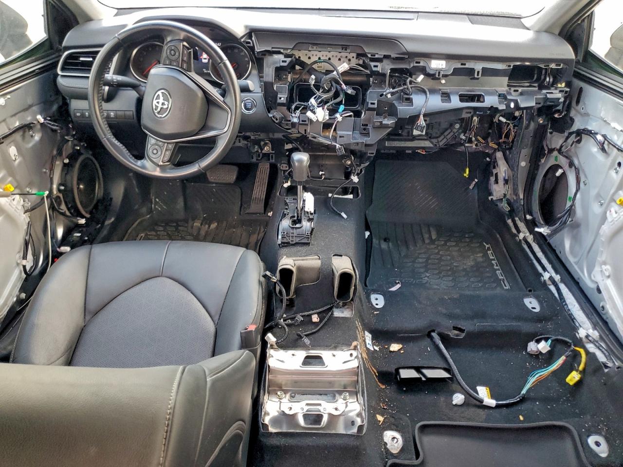 Toyota Camry Xse Image 8