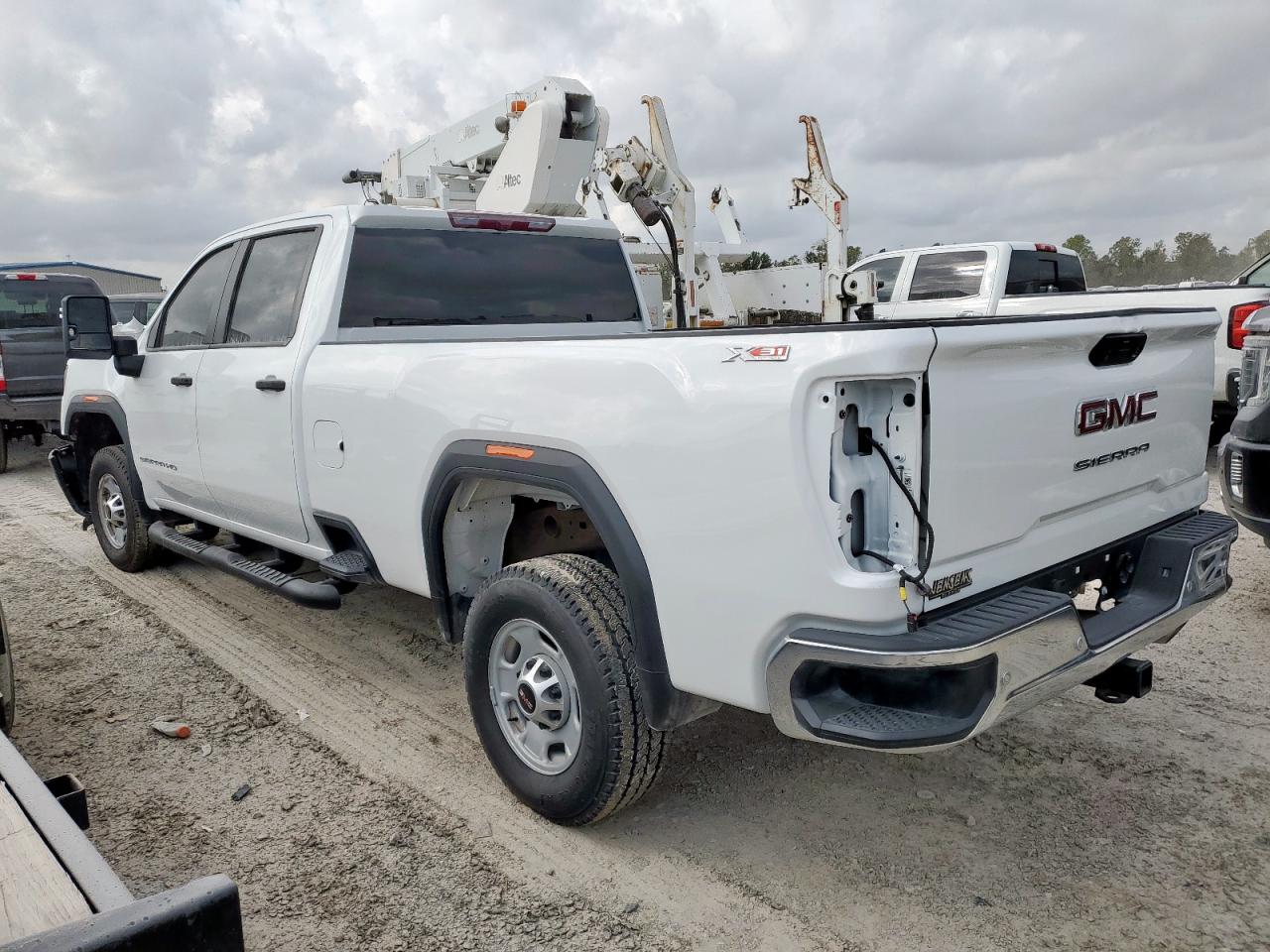 GMC Sierra K2500 Heavy Duty Image 4