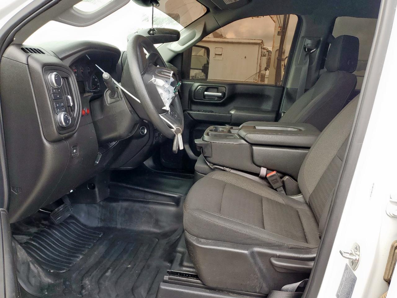 GMC Sierra K2500 Heavy Duty Image 5