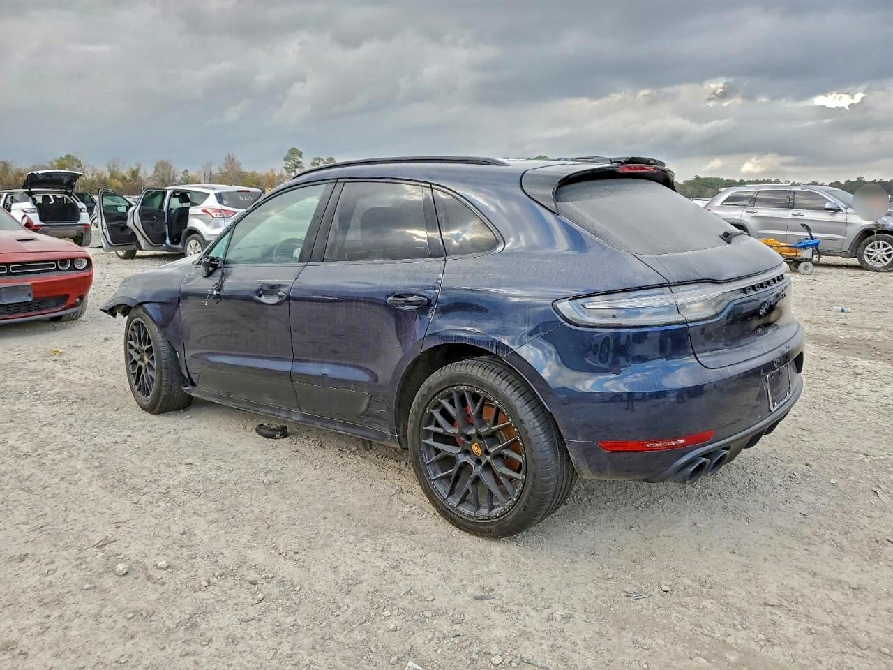 Porsche Macan Gts Image 7