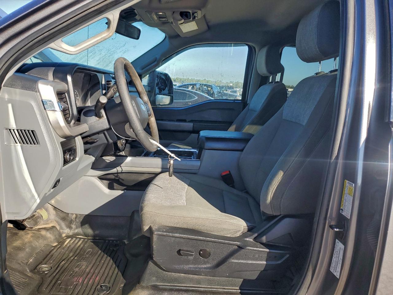 Ford F-350 Super Duty Image 3