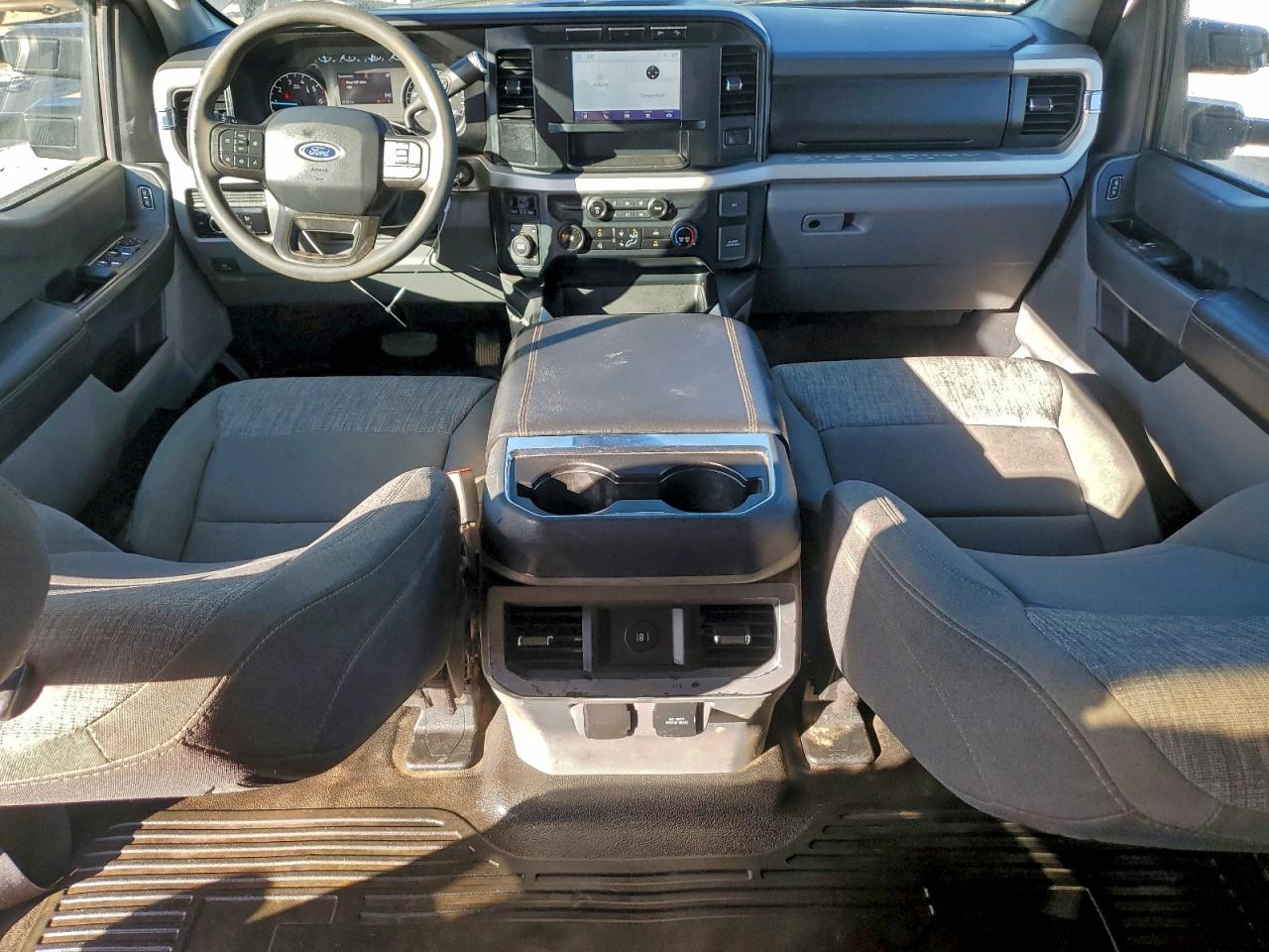 Ford F-350 Super Duty Image 6