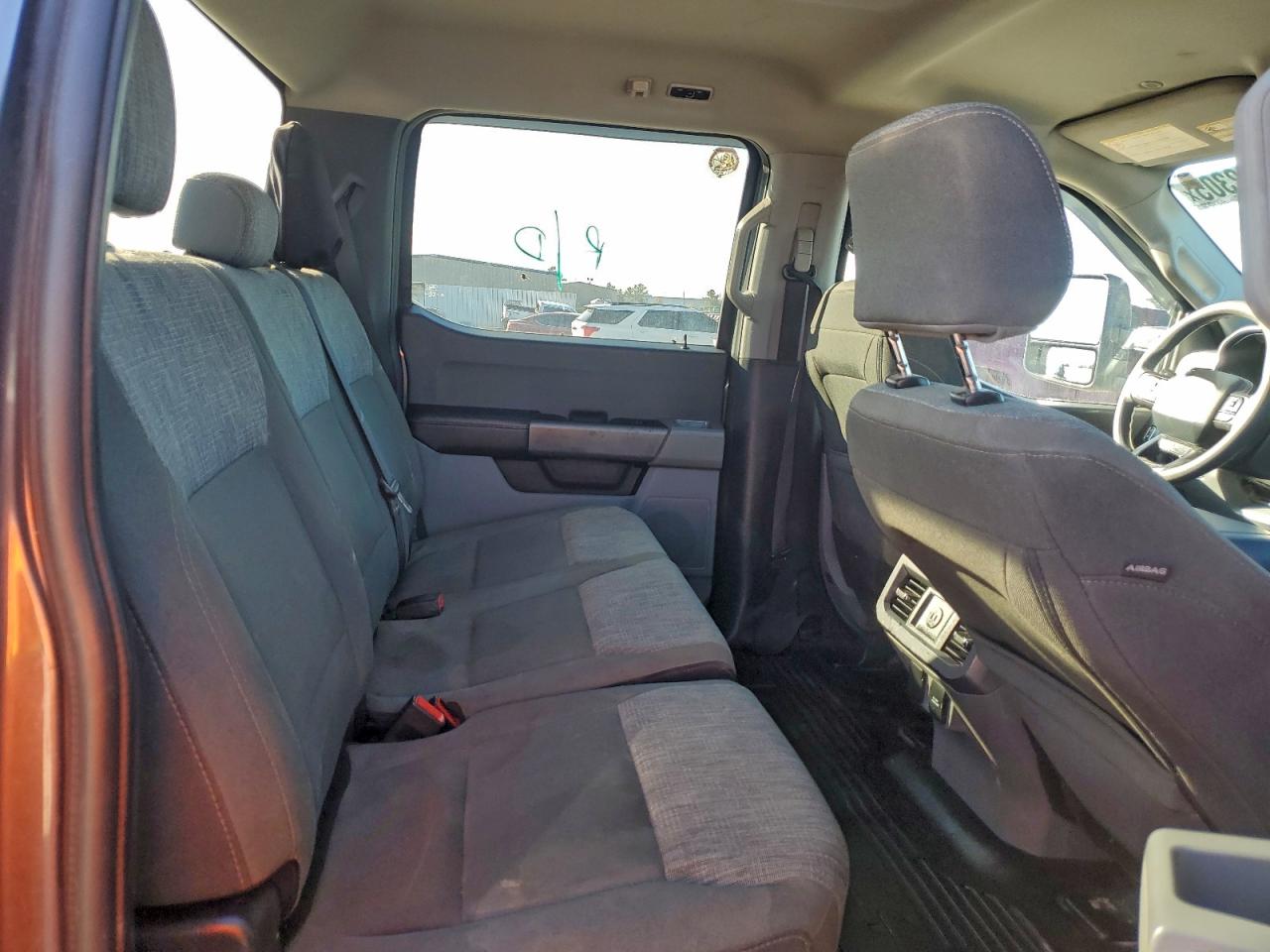 Ford F-350 Super Duty Image 9