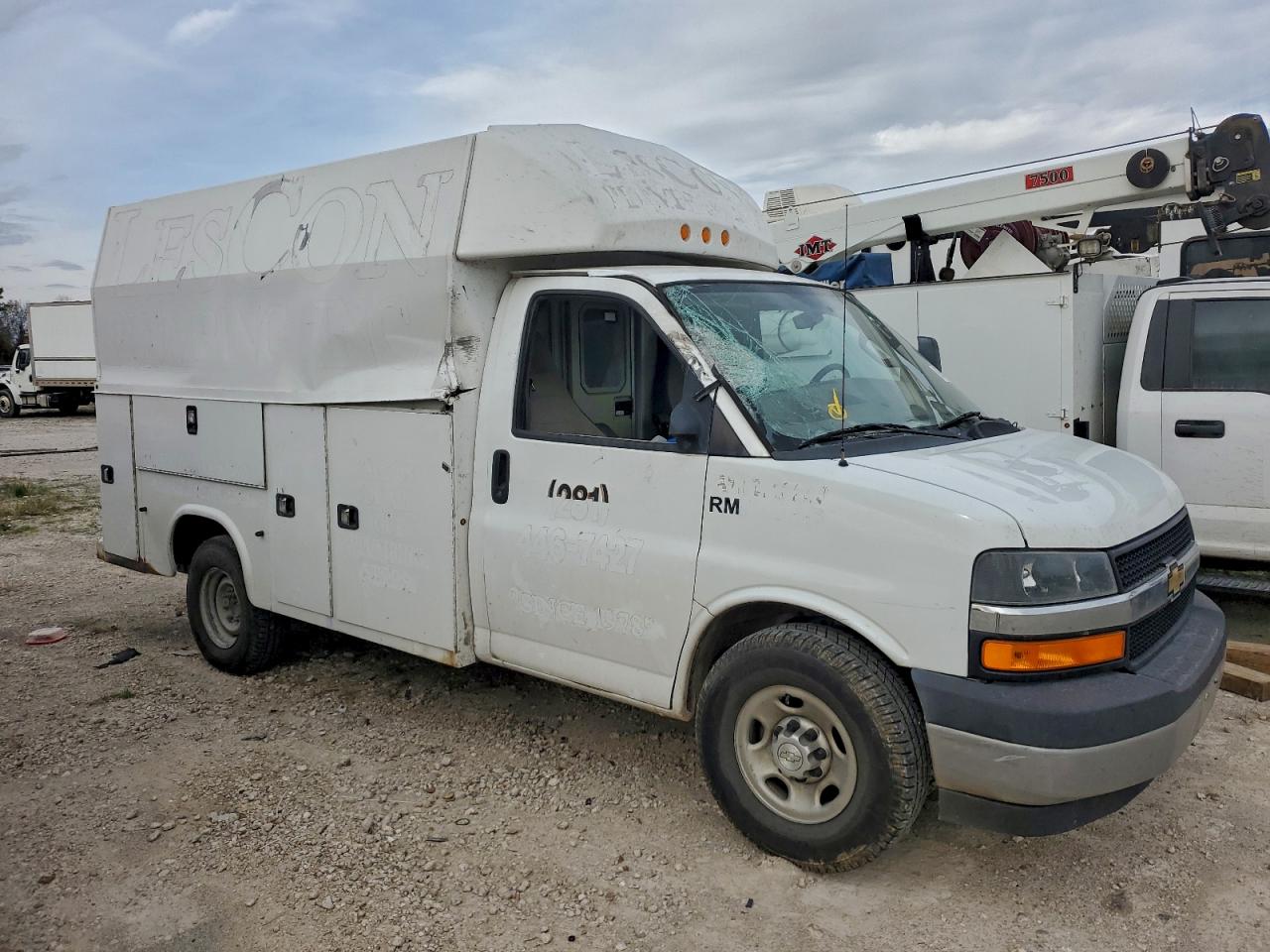 Chevrolet Express Image 3