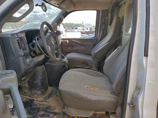 Chevrolet Express Image 6