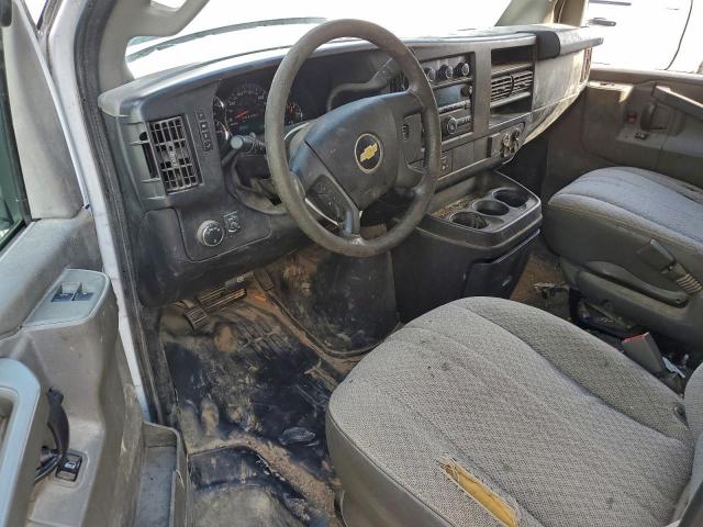 Chevrolet Express Image 9