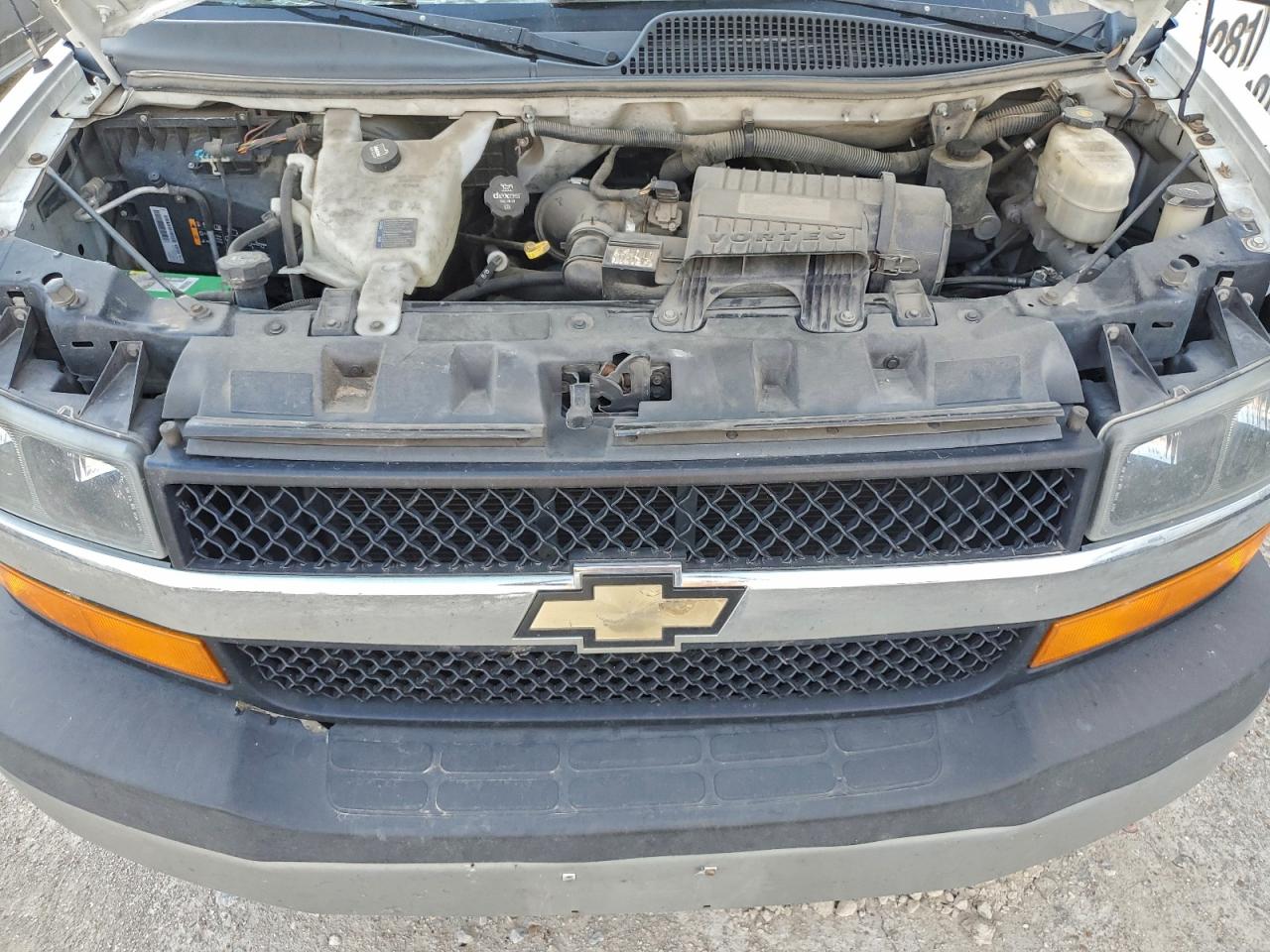 Chevrolet Express Image 10