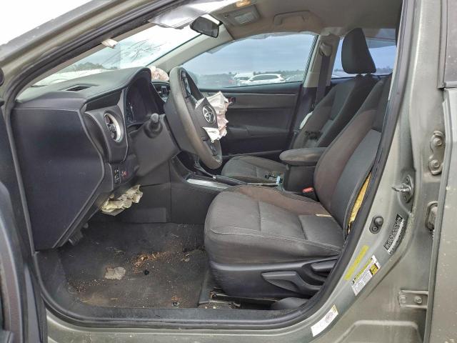 Toyota Corolla L Image 9