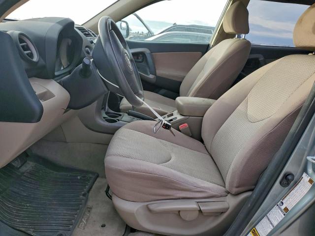 Toyota RAV4 Image 10