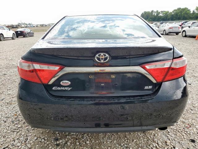 Toyota Camry Le Image 6