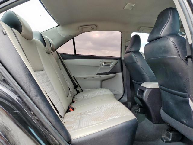 Toyota Camry Le Image 9