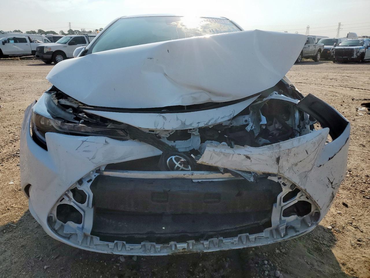 Toyota Corolla Le Image 9