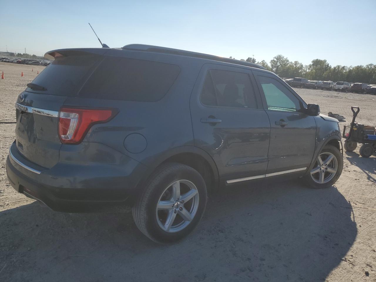 Ford Explorer Xlt Image 5