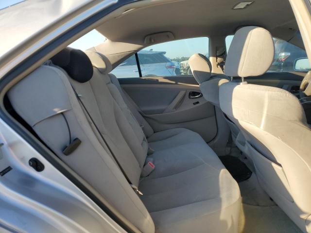 Toyota Camry Base Image 13