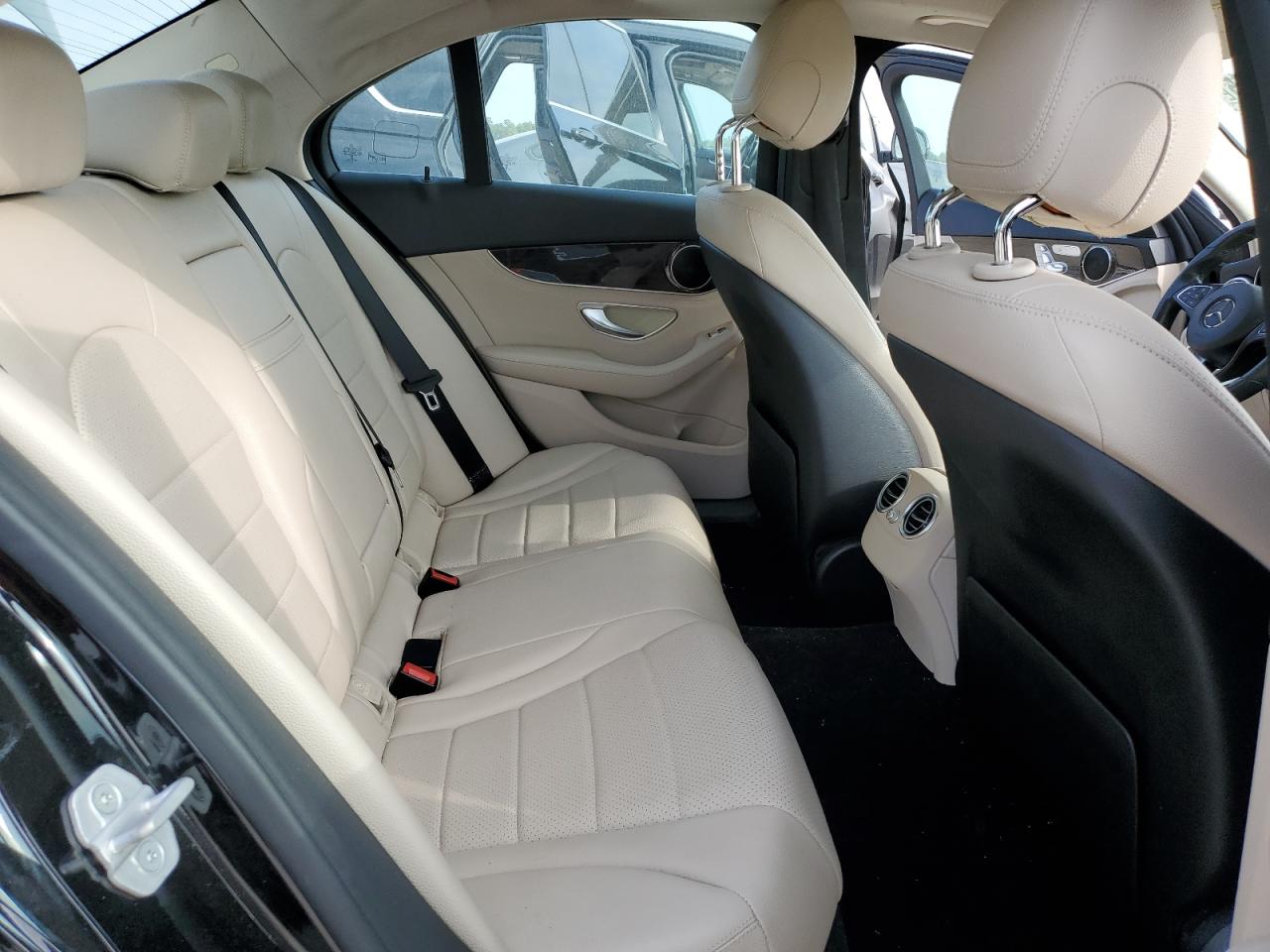 Mercedes-Benz C-Class 300 4matic Image 6