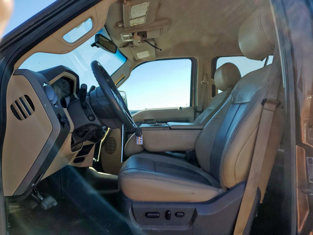 Ford F-250 Super Duty Image 12