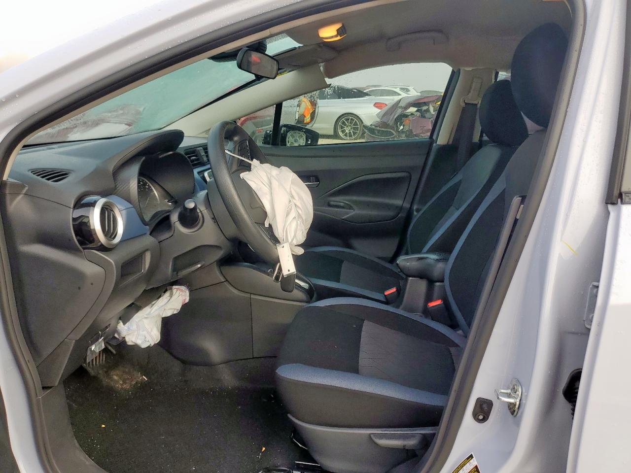 Nissan Versa Sv Image 5