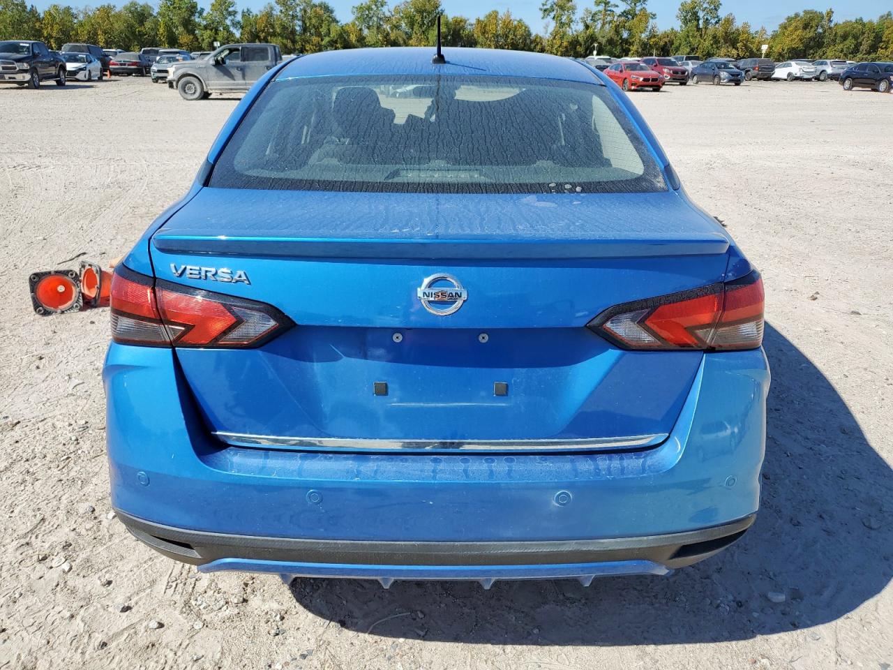 Nissan Versa S Image 4