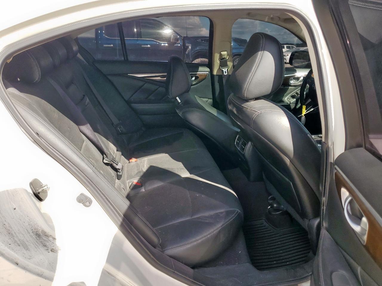 INFINITI Q50 Base Image 8