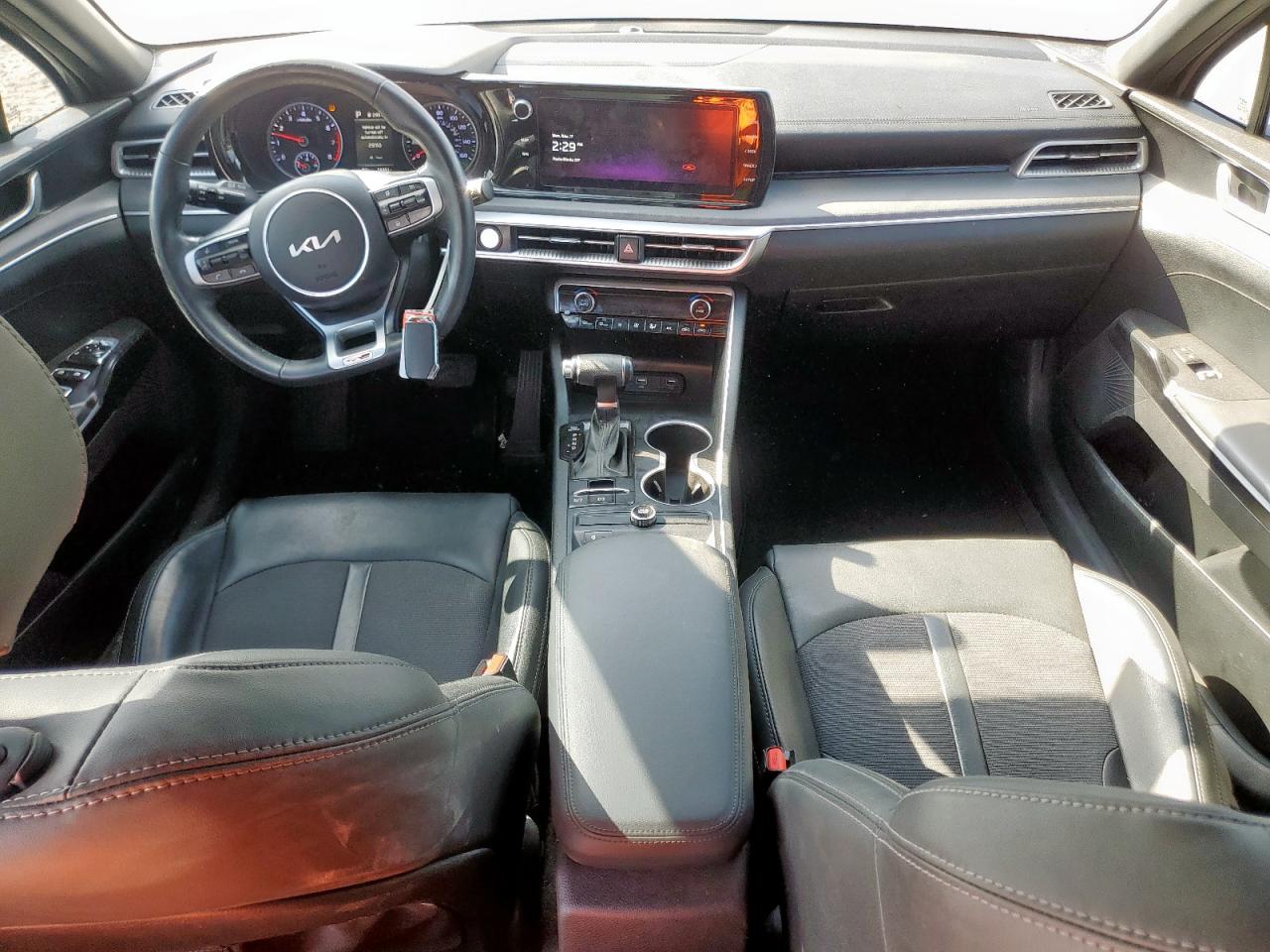 Kia K5 Gt Line Image 9