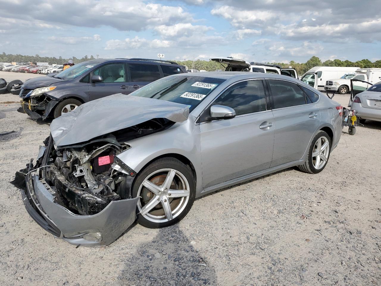 Toyota Avalon Xle Image 1