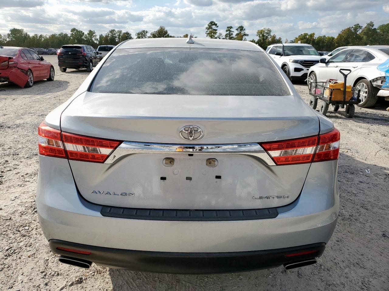 Toyota Avalon Xle Image 8