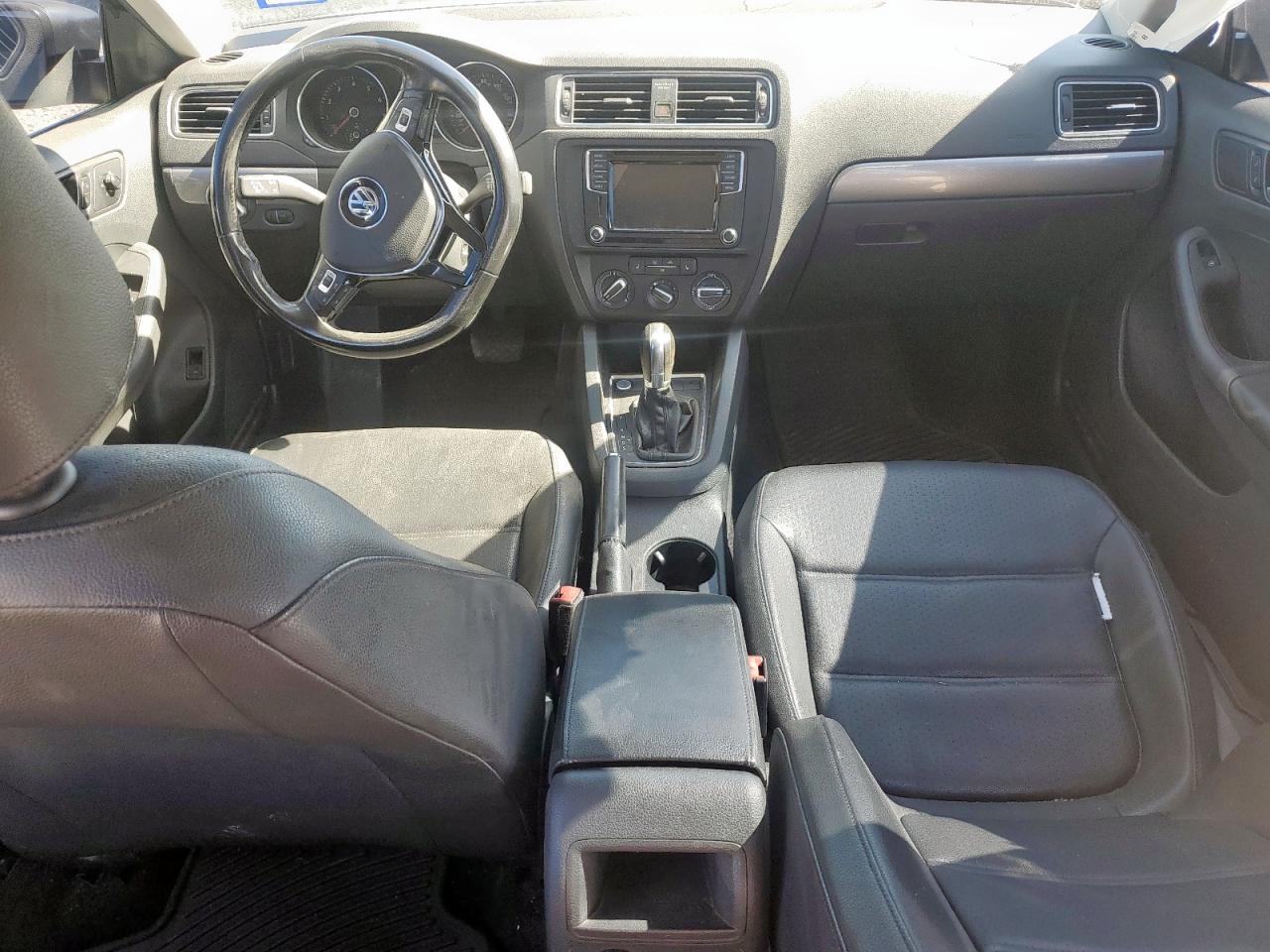 Volkswagen Jetta Se Image 9