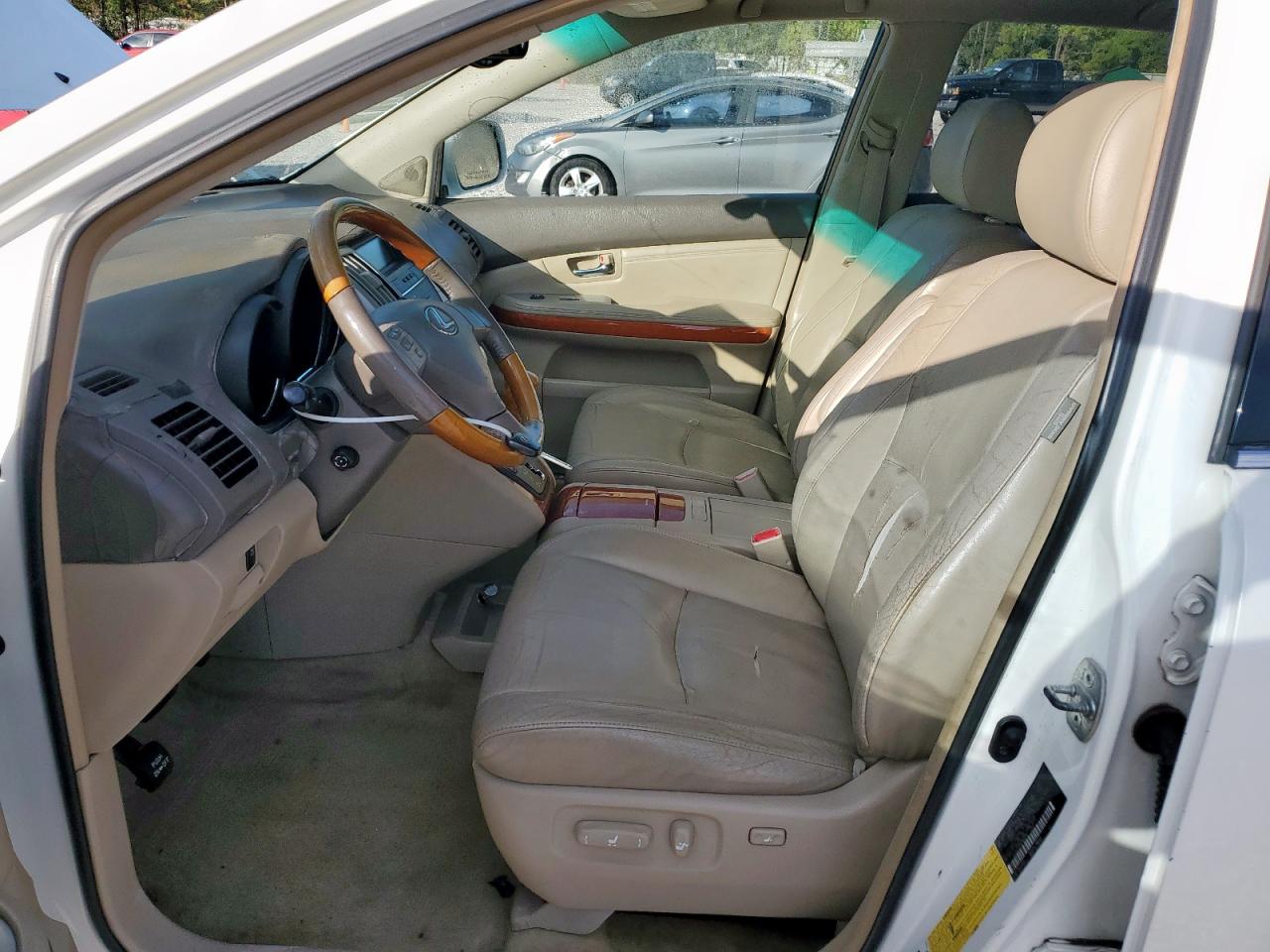 Lexus RX 330 Image 2
