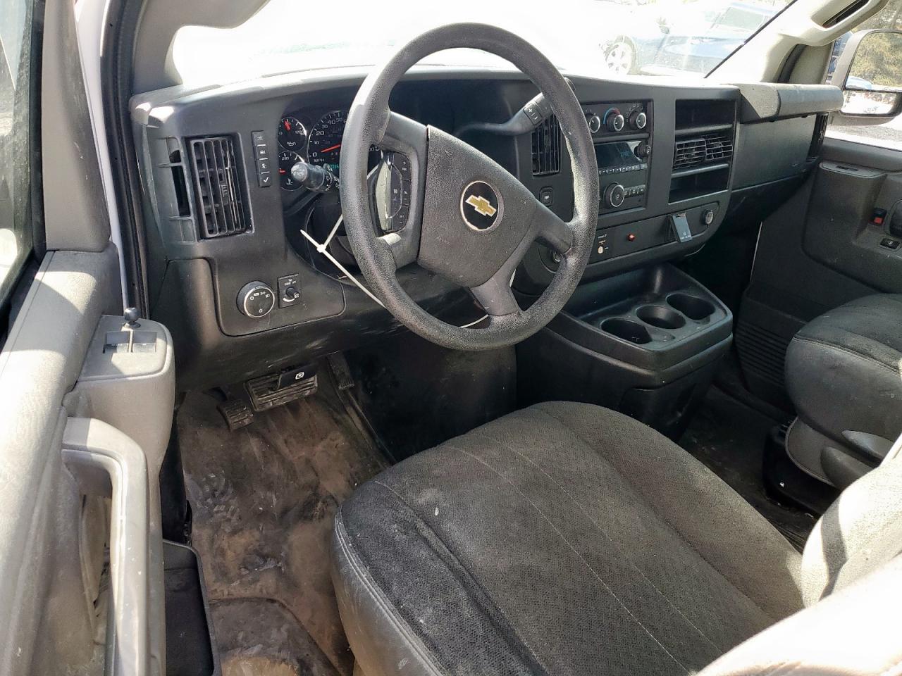 Chev Express Cargo 2500 1 Image 8