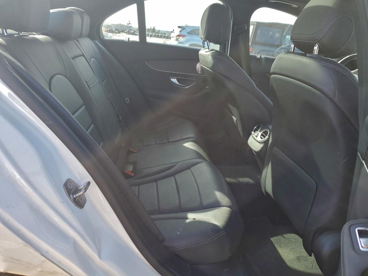 Mercedes-Benz C-Class 300 4matic Image 11