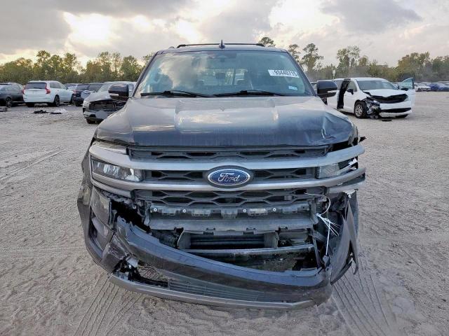 Ford Expedition Xlt Image 3