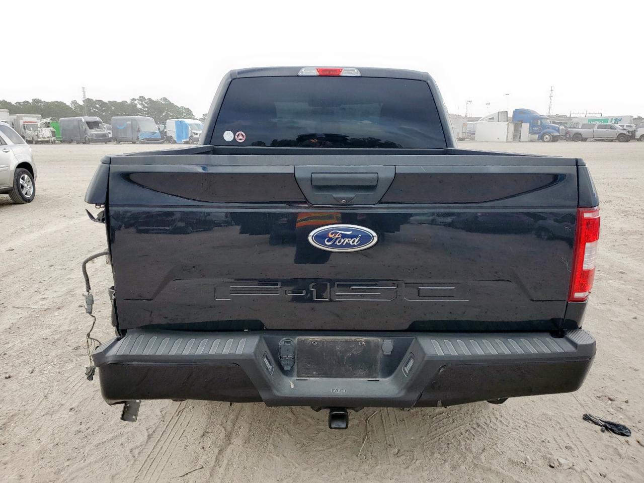 Ford F-150 Supercrew Image 2