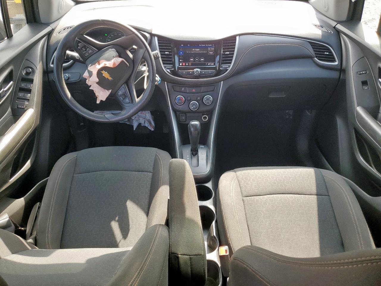 Chevrolet Trax Ls Image 4