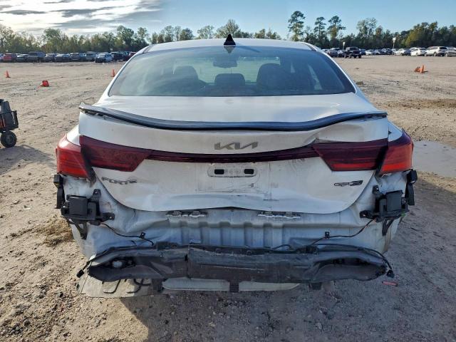 Kia Forte Gt Line Image 6