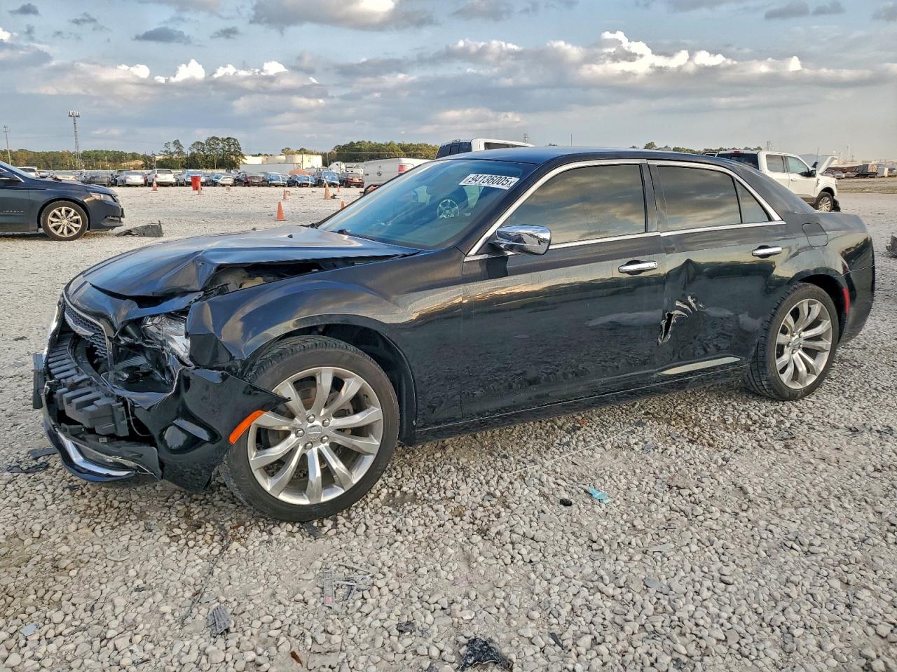 Chrysler 300 Limited Image 1