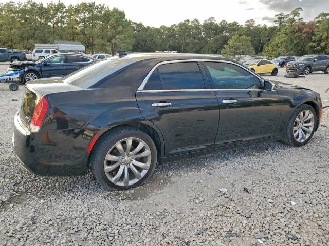 Chrysler 300 Limited Image 2