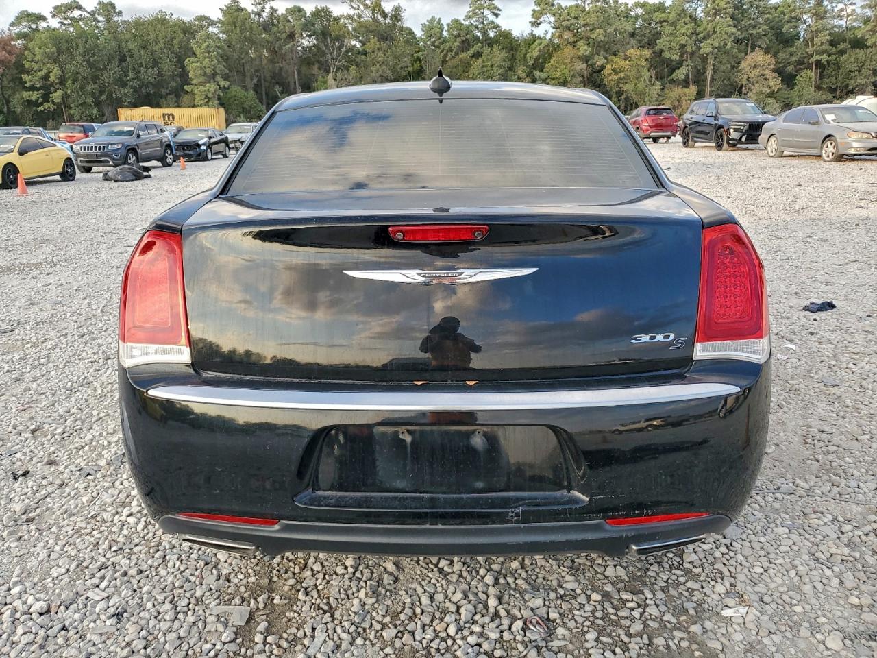 Chrysler 300 Limited Image 5