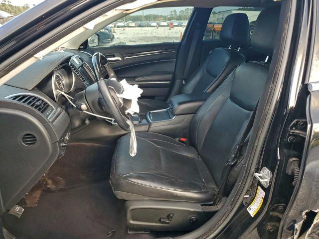 Chrysler 300 Limited Image 4