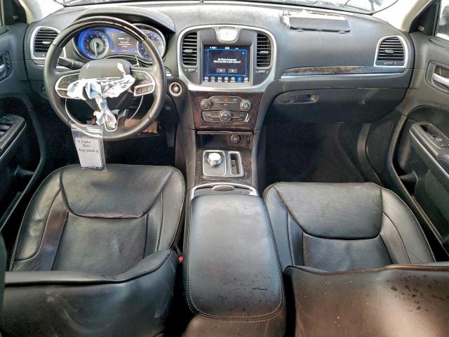 Chrysler 300 Limited Image 6