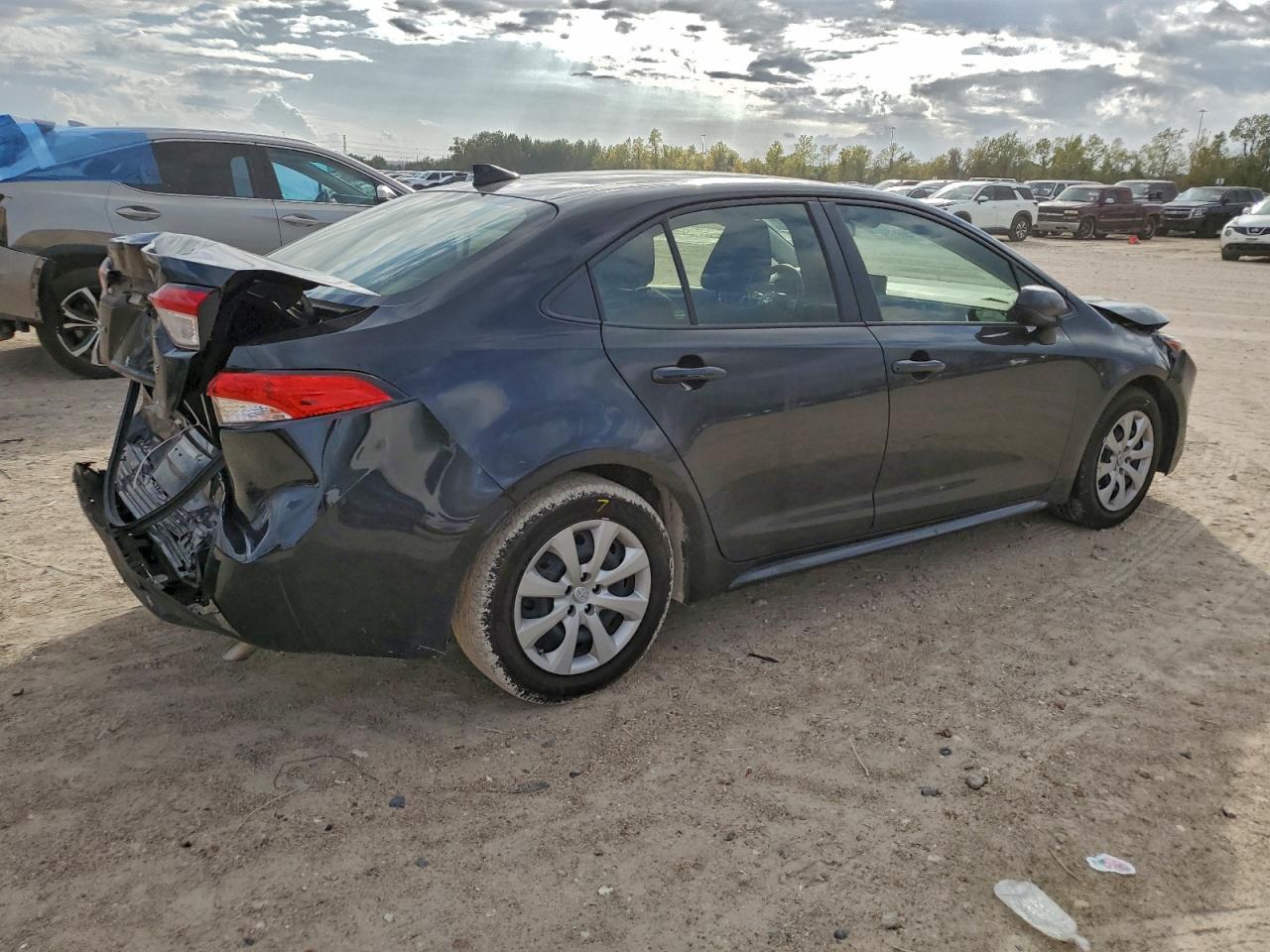 Toyota Corolla Le Image 10