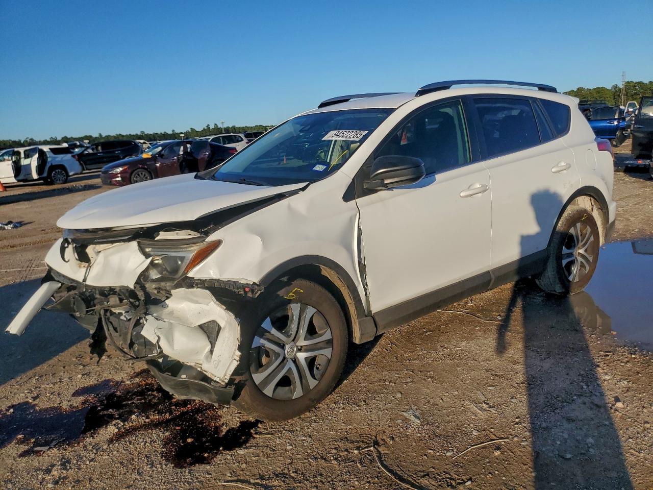 Toyota RAV4 Le Image 1